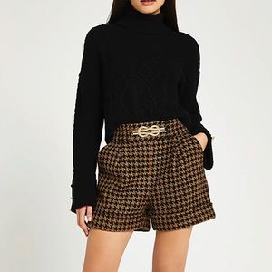 River Island Shorts - Dogtooth/Houndstooth Boucle Shorts (Size 4)